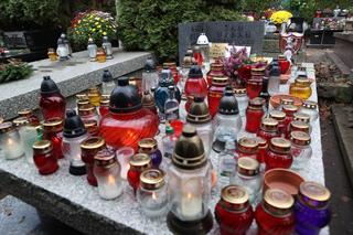 Tak teraz wygląda grób Jerzego Urbana 