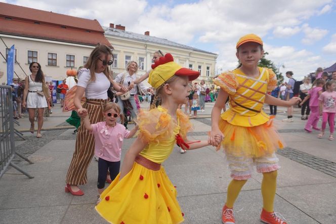 Święto Kielc 2025. Bajkowy korowód z Kopciuszkiem