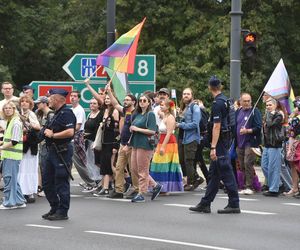 VI Toruński Marsz Równości. Przeciwnicy modlili się w centrum