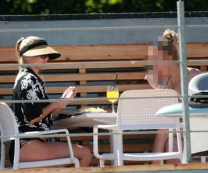 Marlena Muranowicz, wkrótce była żona Mroczka w bikini na plaży.