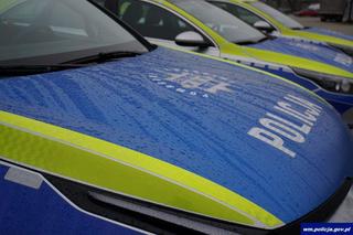 Prezenty „pod choinkę” dla policjantów z Warmii i Mazur. Otrzymali nowe radiowozy [ZDJĘCIA]