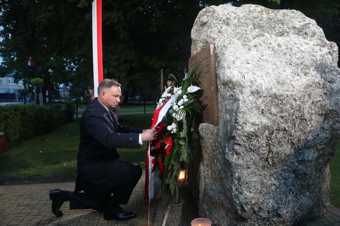 82. rocznica wybuchu II wojny światowej. Prezydent Andrzej Duda złożył kwiaty w Wieluniu