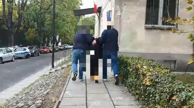 Udawał manekina na wystawie, by pod osłoną nocy plądrować sklepy