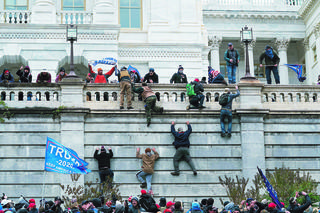 To był rok wirusa i skandali