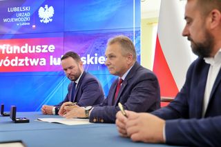 Kolejne drogi w Lubelskiem. Wojewoda podpisał umowy dla ośmiu samorządów