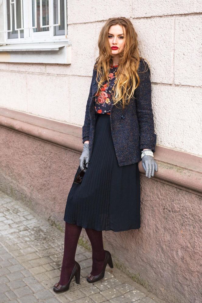 Wielki come back plisowanej spódnicy. Jesienią stanie się twoim biurowym uniformem