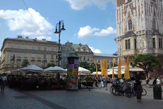 Ogródki gastronomiczne w centrum Krakowa rozrastają się, gdy nikt nie patrzy? [AUDIO]