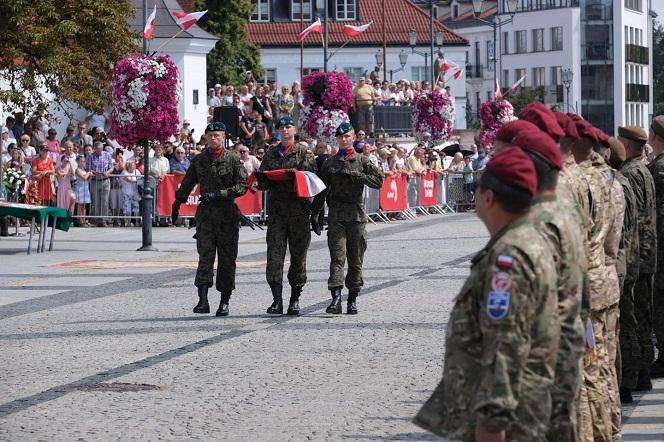 Święto Wojska Polskiego w Białymstoku. „Wszyscy musimy wspierać Wojsko Polskie” [ZDJĘCIA]