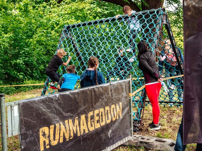 Runmageddon Kids rozgrzał Chorzów. 330 młodych zawodników pokonywało przeszkody