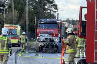 Truskaw. Auto stanęło w ogniu, kierowca się palił
