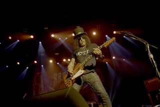 Slash zapowiada nowy, elektryzujący album i film koncertowy „Live at the S.E.R.P.E.N.T. Festival”