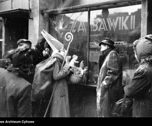 Mikołaj w Ogrodzie Saskim - między 1947 r. i 1950 r. 