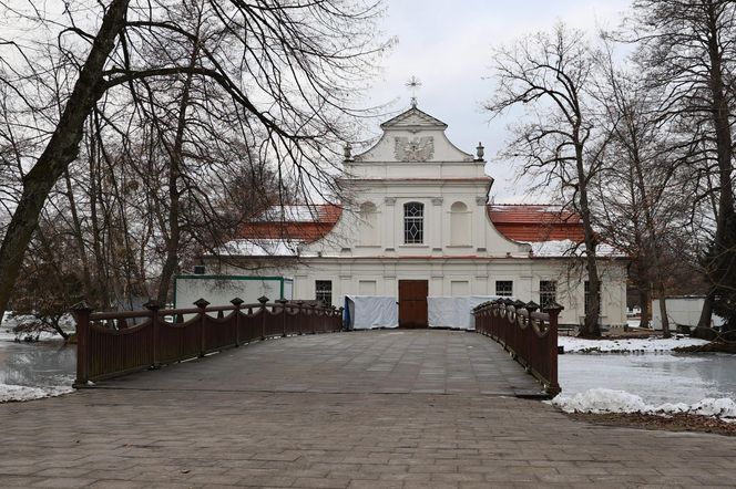 Zimowy spacer po roztoczańskim Zwierzyńcu