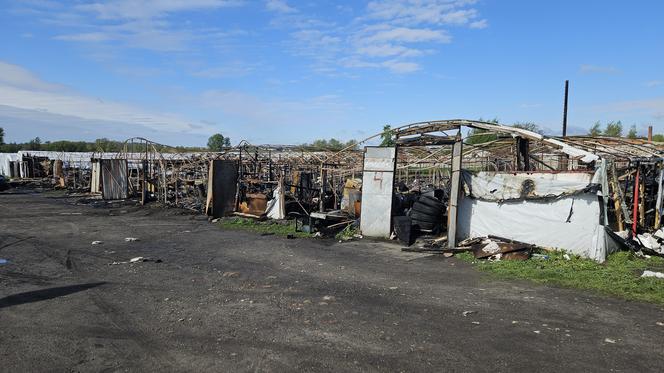 Gigantyczny pożar w Czaczu! Spłonęły magazyny antyków [ZDJĘCIA]