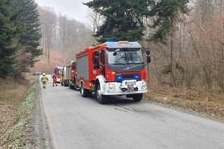 Pod Przemyślem autokar wypadł z drogi. Na miejsce wysłano śmigłowce ratownicze