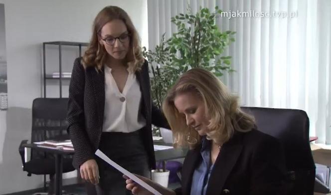 M jak miłość po wakacjach 2022. Julia Malicka (Marta Chodorowska), Sylwia (Hanna Turnau)