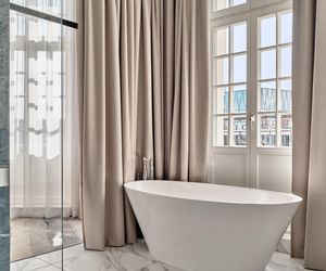 Movenpick Grand Hotel