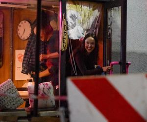 Monika Brodka winko papierosek i taksówka