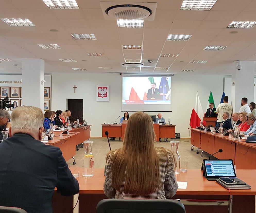 Radni murem za prezydentem. Ale nie wszyscy