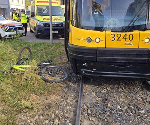 Zderzenie rowerzystki z tramwajem na Woli