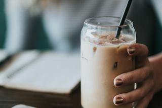Iced coffee to idealny sposób na orzeźwienie w upalne dni 