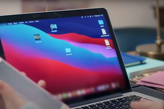 Sila postanowi wyznać Kuzeyowi prawdę i nagra dla niego specjalny filmik, ale Cavidan zdoła usunąć go z komputera.