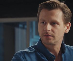 M jak miłość odc. 1873. Adam Karski (Patryk Szwichtenberg)