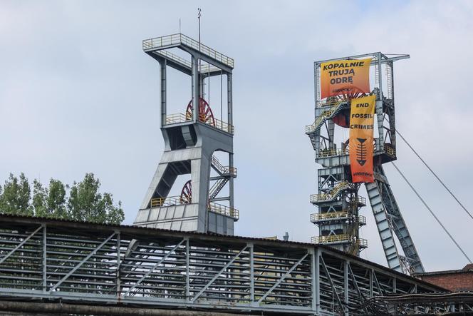 Przywiązali się do szybu kopalni Bielszowice. PGG: to zagrożenie dla życia i zdrowia wielu osób