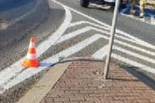 Radiowóz wbił się w naczepę ciężarówki. Policjant drogówki zmarł w szpitalu