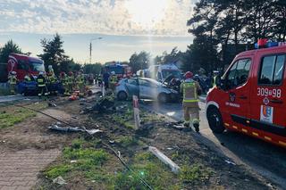 Śmiertelny wypadek w Brzezinach. Zderzenie czterech aut na przejeździe kolejowym