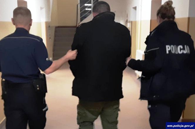 Nowe fakty o zabójstwie w Kętrzynie mrożą krew w żyłach. Kamil zmasakrował matkę siekierą?