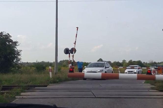 Podnieśli rogatki zamkniętego przejazdu