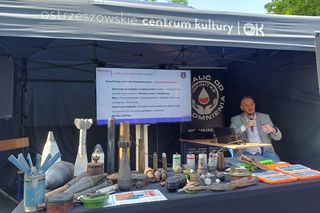 Poruszający moment podczas zlotu detektorystów. Odnalezione nieśmiertelniki wróciły do rodzin