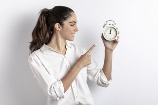 Zmiana czasu 2025: O której przestawiamy zegarki? 