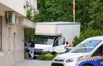 Dostawczy pojazd wbił się w budynek warszawskiego sądu 28.05.2025