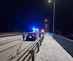 Starachowice. Zderzenie kilku samochodów na wiadukcie