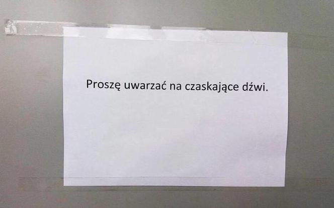 Ogłoszenia na klatkach schodowych