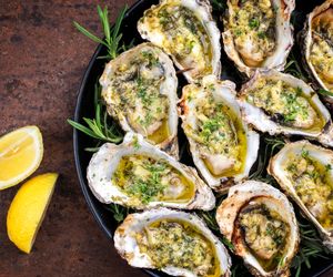 Jak jeść ostrygi? Jak smakują ostrygi i dlaczego warto je jadać?