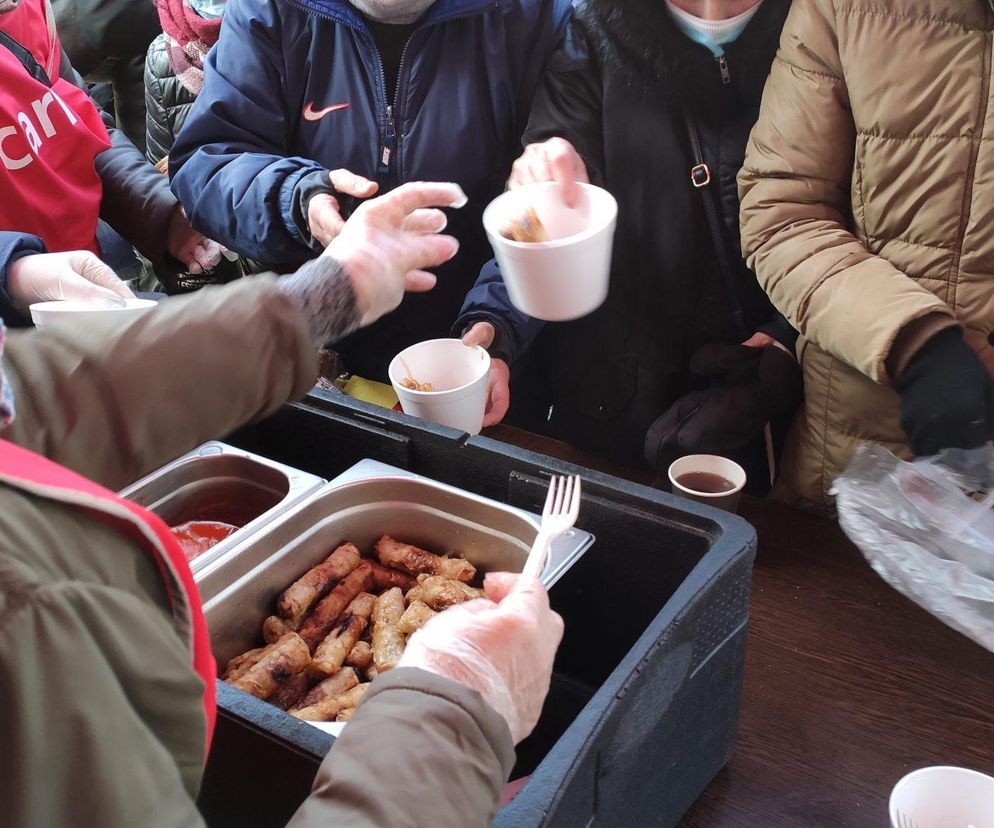 Papież Leon XIV zje obiad z ubogimi