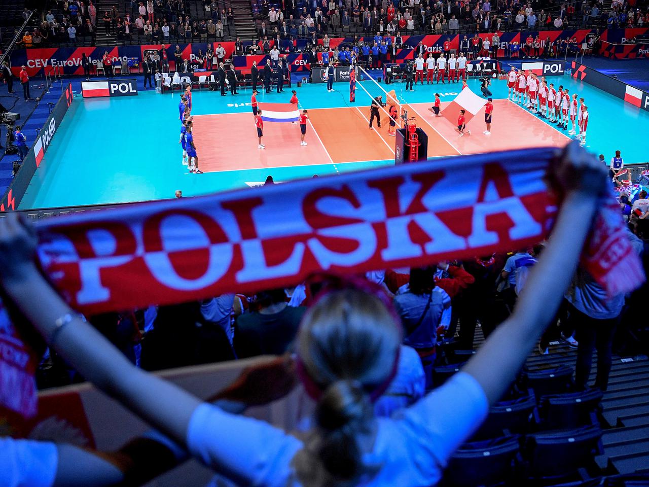 Wzruszające wykonanie hymnu przez polskich kibiców! Łzy w oczach, ciarki na plecach