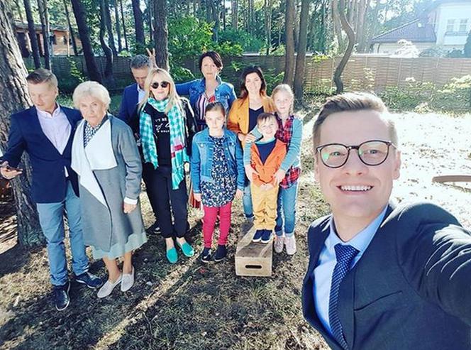Gwiazdy M jak miłość na planie. Marcin Mroczek, Robert Moskwa, Małgorzata Pieńkowska, Katarzyna Kwiatkowska, Katarzyna Cichopek, Teresa Lipowska, Rafał Mroczek, 