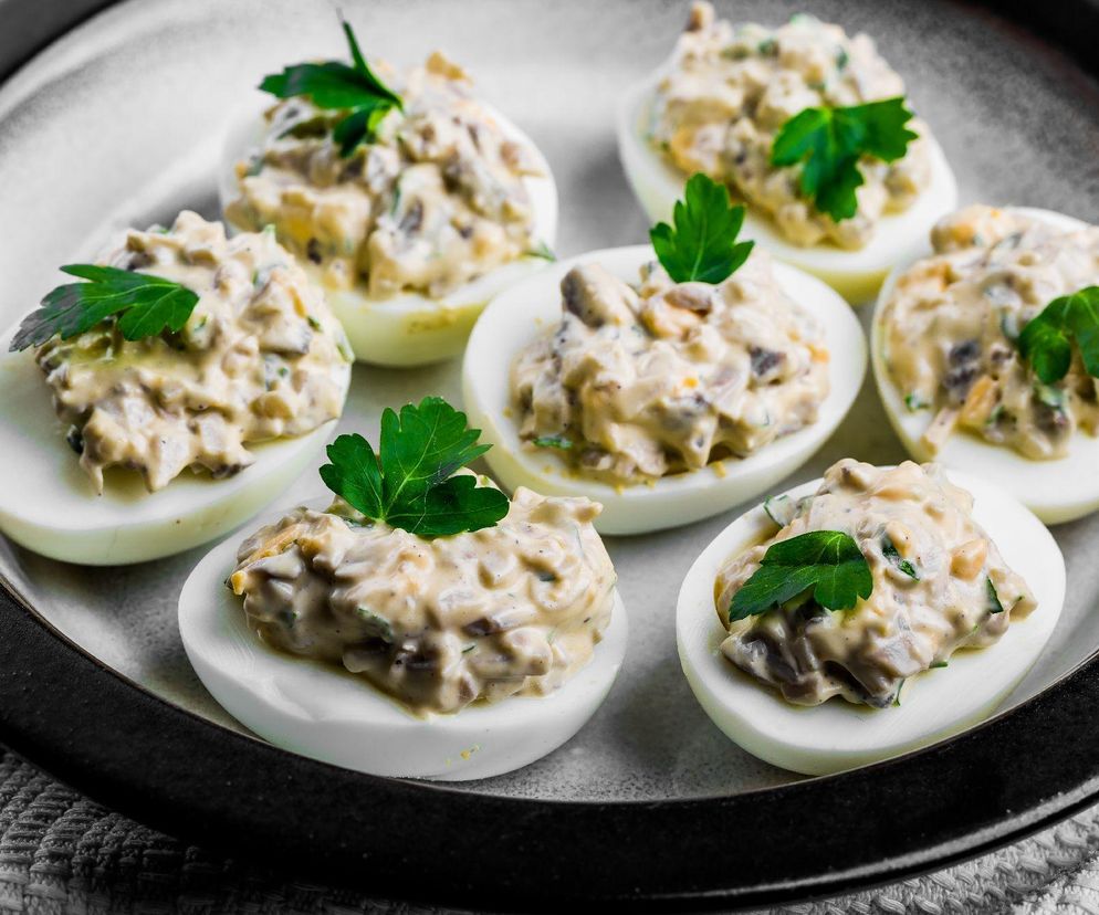 Jaja faszerowane pieczarkami: hit za grosze