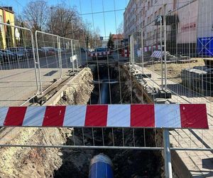 Śmiertelny wypadek w Będzinie. Senior wpadł do głębokiego wykopu. Nie udało się go uratować