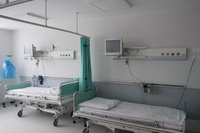 Łódzkie: Do czerwca odmrożenie pół tysiąca łóżek covidowych. Co ze szpitalem w Bełchatowie? 
