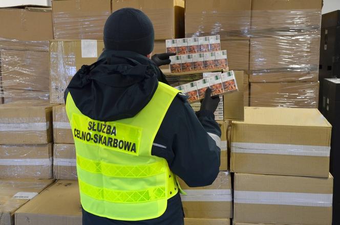 Siemianówka. Kontrabanda pod ładunkiem płyt wiórowych [ZDJĘCIA]