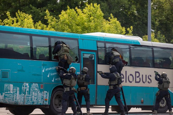 Wybuchy i strzelanina na dworcu autobusowym. Na szczęście, to tylko ćwiczenia