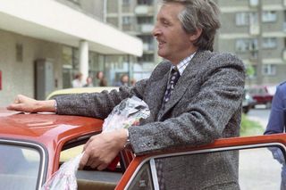 4. MIESCE: Czterdziestolatek