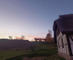 Tajemnicze miejsce na mapie Pomorza. Czym jest Osada Łowców Fok?