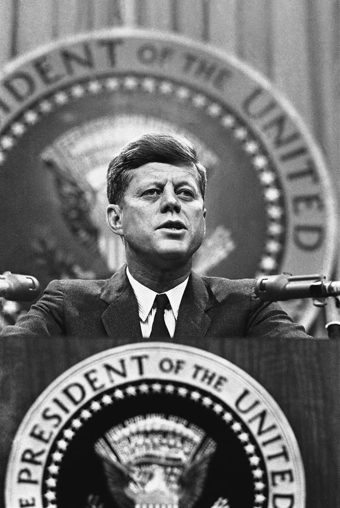 Prezydent John F. Kennedy przemawia w Waszyngtonie 14.11.1963 roku. 