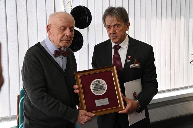 Kolejarz, społecznik, świadek historii! Pan Leon ze Śliwic skończył właśnie 101 lat
